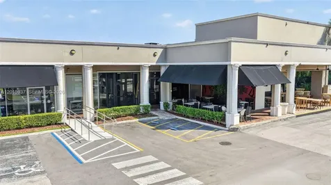 Established Full-service Restaurant For Sale Prime North Miami Beach FL 33160