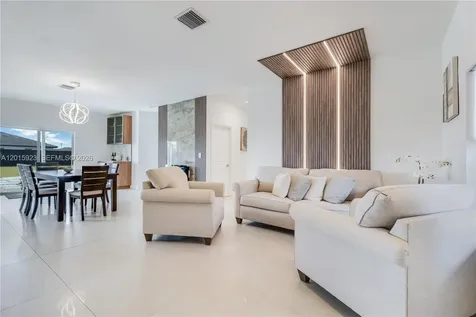 19100 SW 132nd Place Miami FL 33177