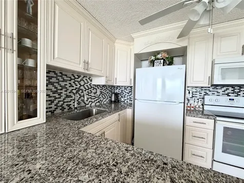 7135 Collins Avenue Miami Beach FL 33141