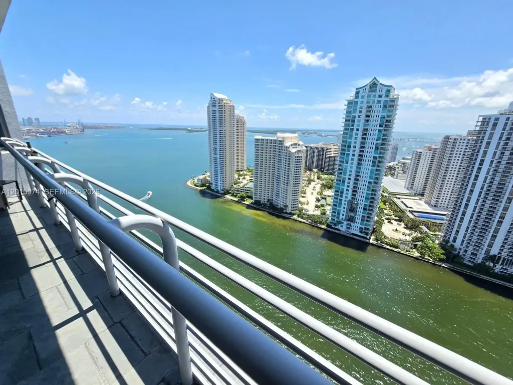 325 S Biscayne Boulevard Miami FL 33131