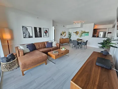 325 S Biscayne Boulevard Miami FL 33131