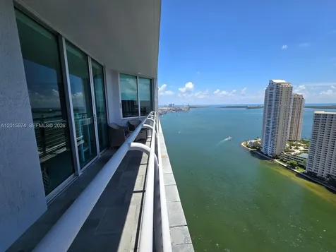 325 S Biscayne Boulevard Miami FL 33131