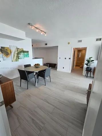325 S Biscayne Boulevard Miami FL 33131