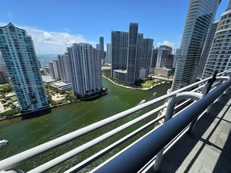 325 S Biscayne Boulevard Miami FL 33131
