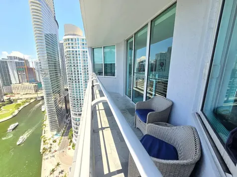 325 S Biscayne Boulevard Miami FL 33131