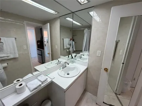 5445 Collins Avenue Miami Beach FL 33140