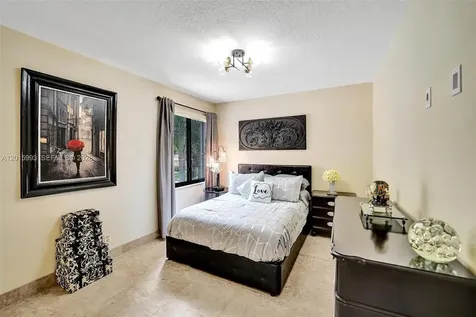 10403 Santiago Street Cooper City FL 33026