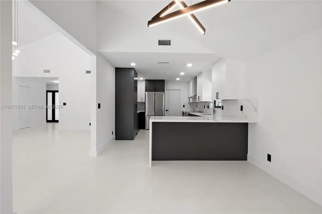 1543 SW 1st Avenue Boca Raton FL 33432