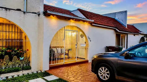 1734 W 57th Terrace Hialeah FL 33012