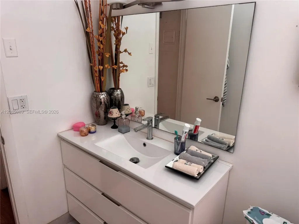 5300 Washington Street Hollywood FL 33021