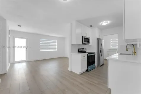 4211 SW 97th Place Miami FL 33165