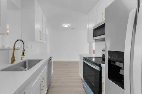 4211 SW 97th Place Miami FL 33165