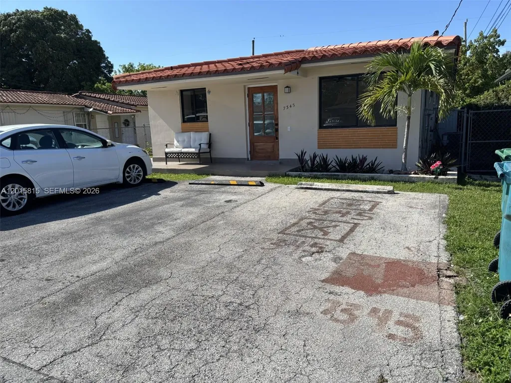 7343 SW 21st Street Miami FL 33155
