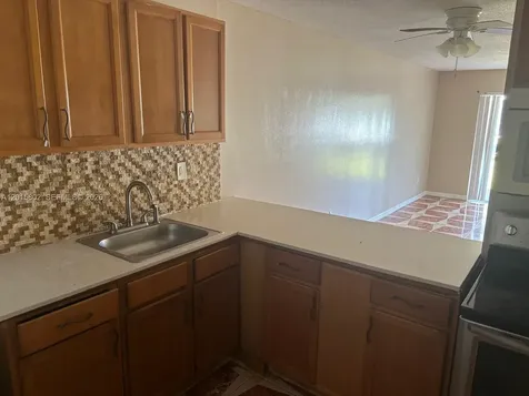 15205 NE 6th Avenue Miami FL 33162