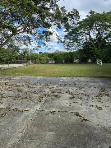 19191 SW 232nd Street Miami FL 33170