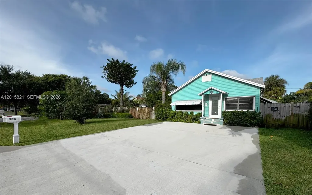 324 SW 3rd Avenue Delray Beach FL 33444