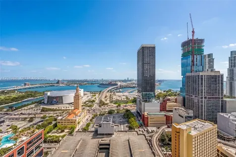 121 NE 5th Street Miami FL 33132