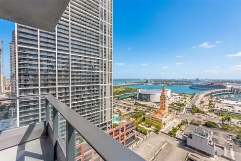 121 NE 5th Street Miami FL 33132