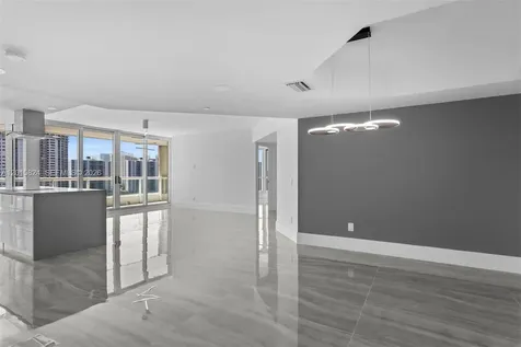 21055 Yacht Club Drive Aventura FL 33180