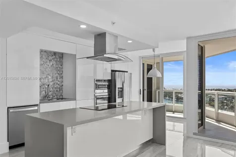 21055 Yacht Club Drive Aventura FL 33180