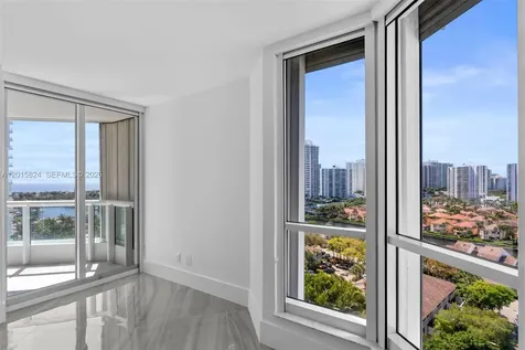 21055 Yacht Club Drive Aventura FL 33180