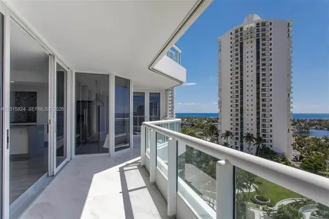 21055 Yacht Club Drive Aventura FL 33180