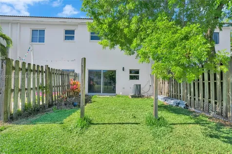 1660 SE 30th Street Homestead FL 33035