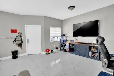 1660 SE 30th Street Homestead FL 33035