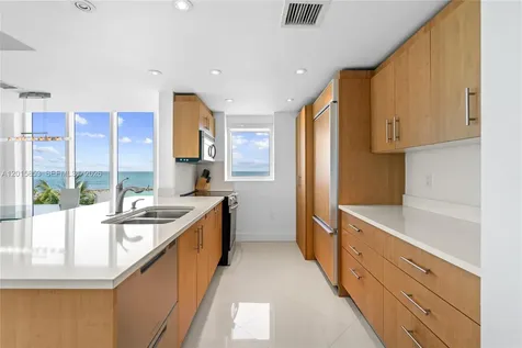 10275 Collins Avenue Bal Harbour FL 33154
