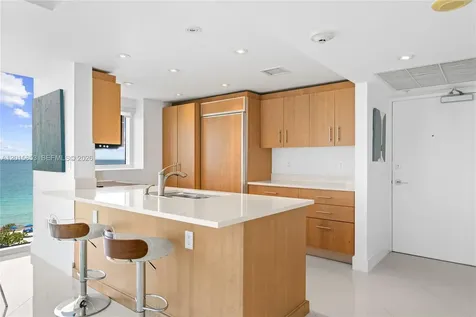 10275 Collins Avenue Bal Harbour FL 33154