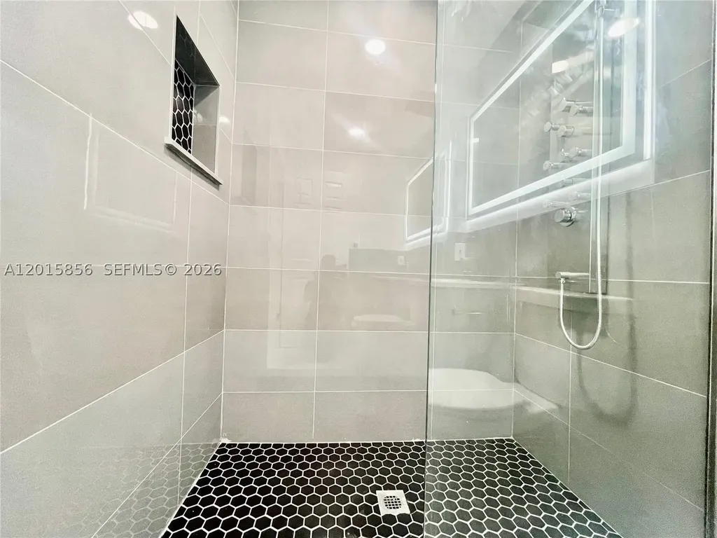 1649 NE 8th Avenue Fort Lauderdale FL 33305