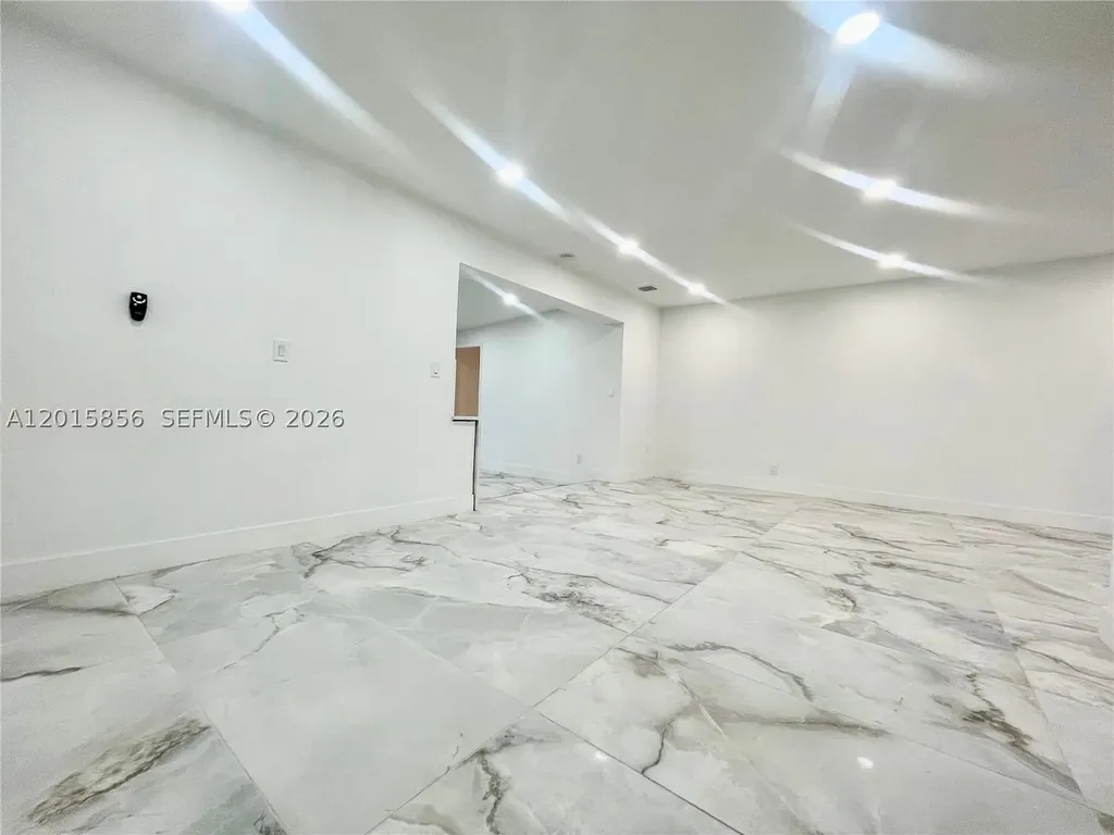 1649 NE 8th Avenue Fort Lauderdale FL 33305
