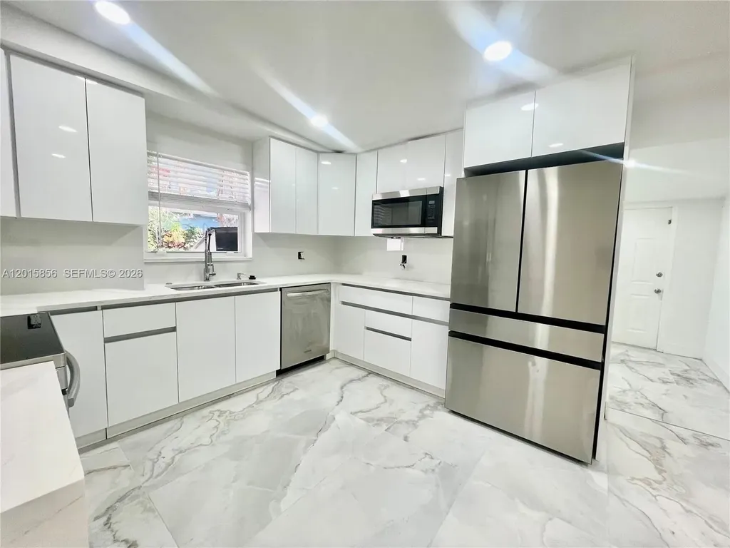 1649 NE 8th Avenue Fort Lauderdale FL 33305
