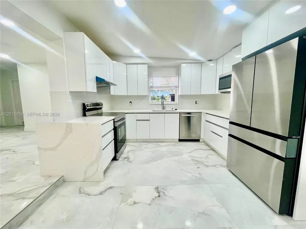 1649 NE 8th Avenue Fort Lauderdale FL 33305