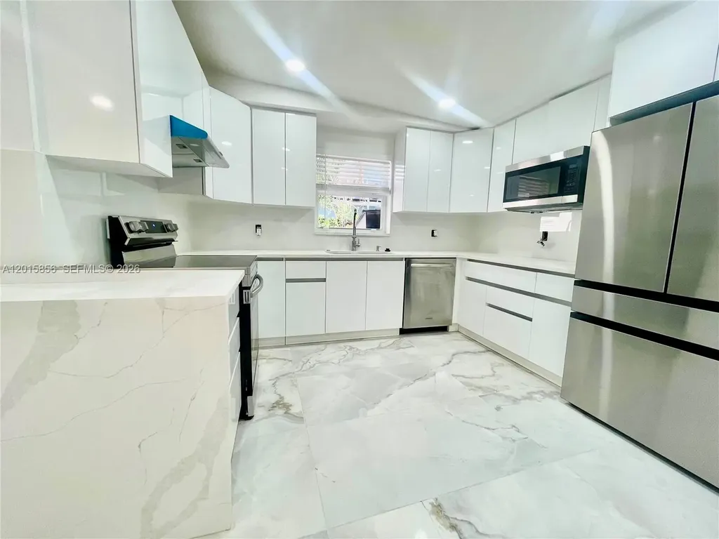 1649 NE 8th Avenue Fort Lauderdale FL 33305