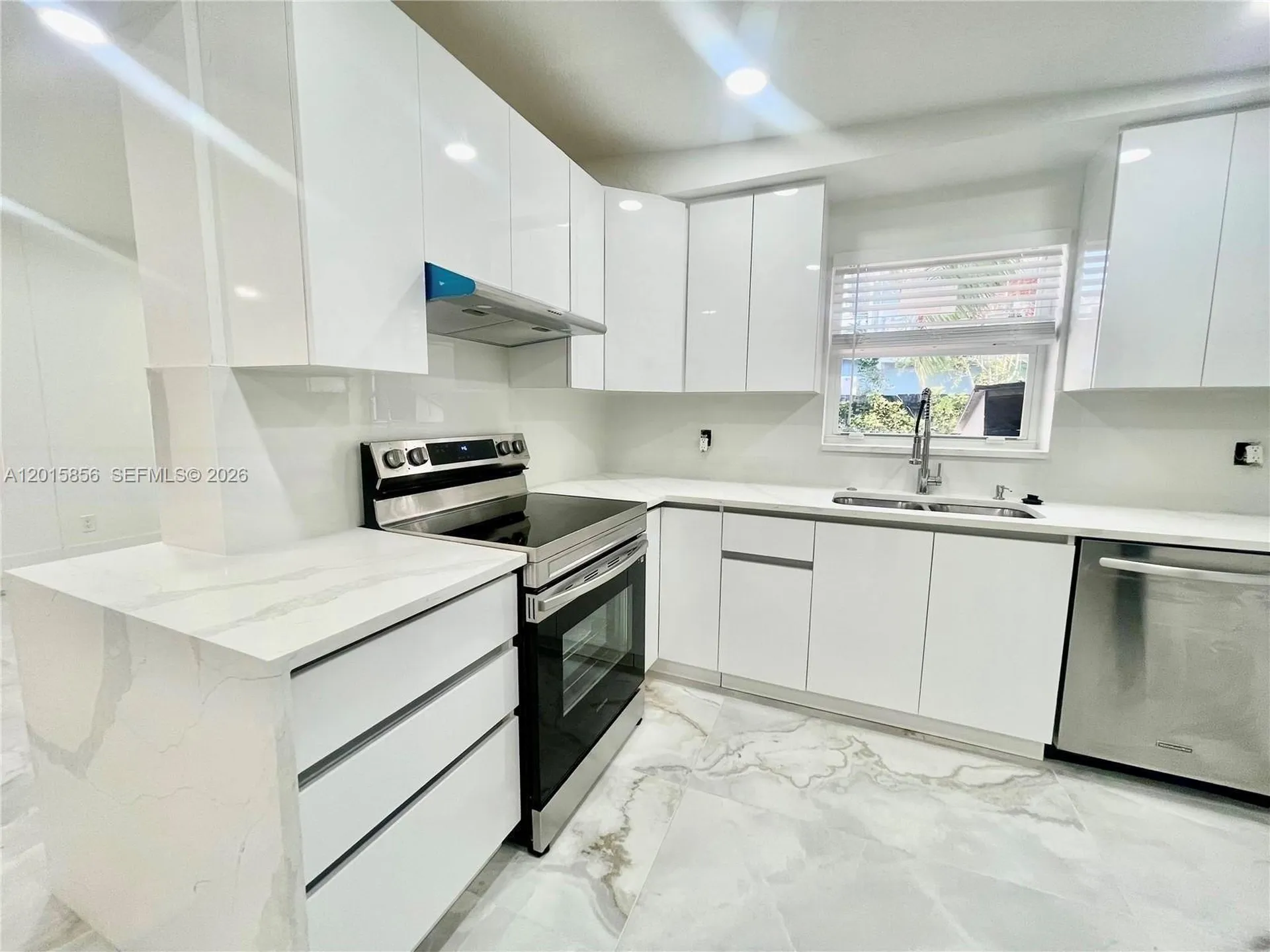 1649 NE 8th Avenue Fort Lauderdale FL 33305