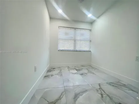 1649 NE 8th Avenue Fort Lauderdale FL 33305