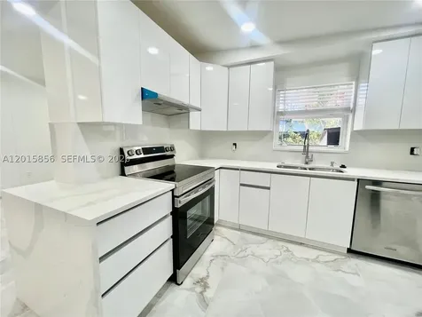 1649 NE 8th Avenue Fort Lauderdale FL 33305