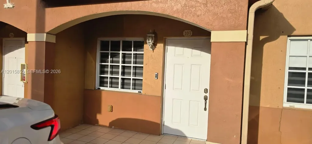 2461 W 76th Street Hialeah FL 33016