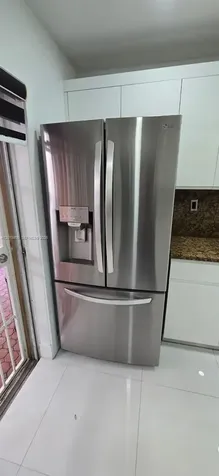 2461 W 76th Street Hialeah FL 33016