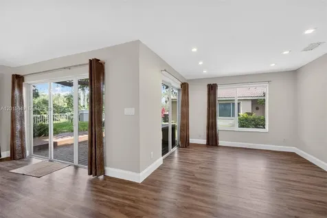 1603 W Harmony Lake Circle Davie FL 33324