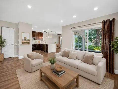 1603 W Harmony Lake Circle Davie FL 33324