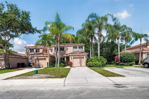 1603 W Harmony Lake Circle Davie FL 33324