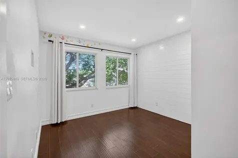 1603 W Harmony Lake Circle Davie FL 33324