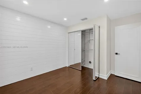 1603 W Harmony Lake Circle Davie FL 33324