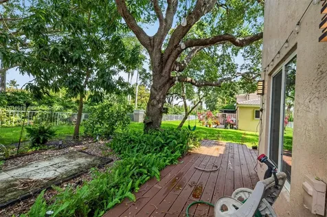 1603 W Harmony Lake Circle Davie FL 33324