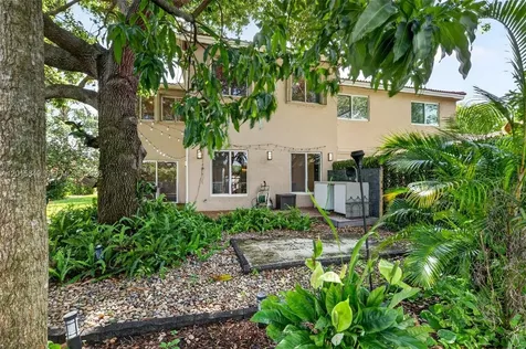 1603 W Harmony Lake Circle Davie FL 33324
