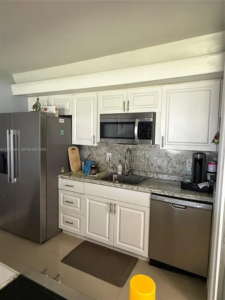 1010 N 74th Way Hollywood FL 33024