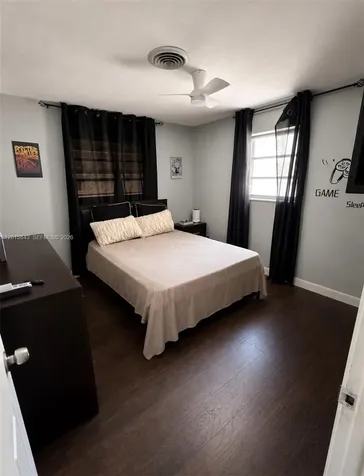 1010 N 74th Way Hollywood FL 33024