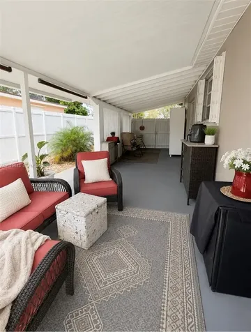 1010 N 74th Way Hollywood FL 33024